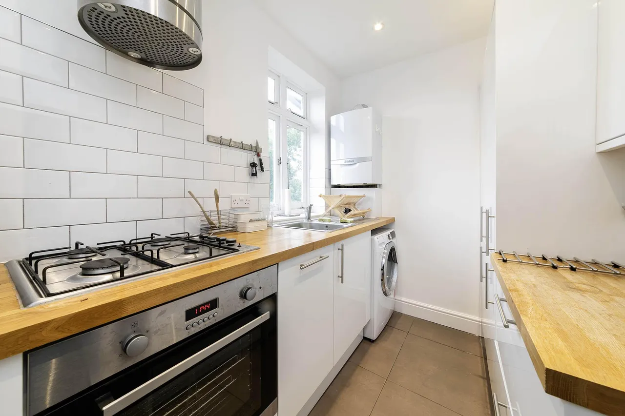 2 bed property to rent, Windsor Road, London, W5