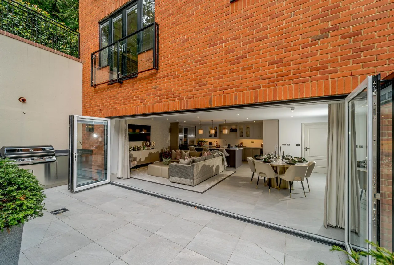 Birchcroft, Brockenhurst Road, Ascot, Berkshire, SL5 9HA, photo 3
