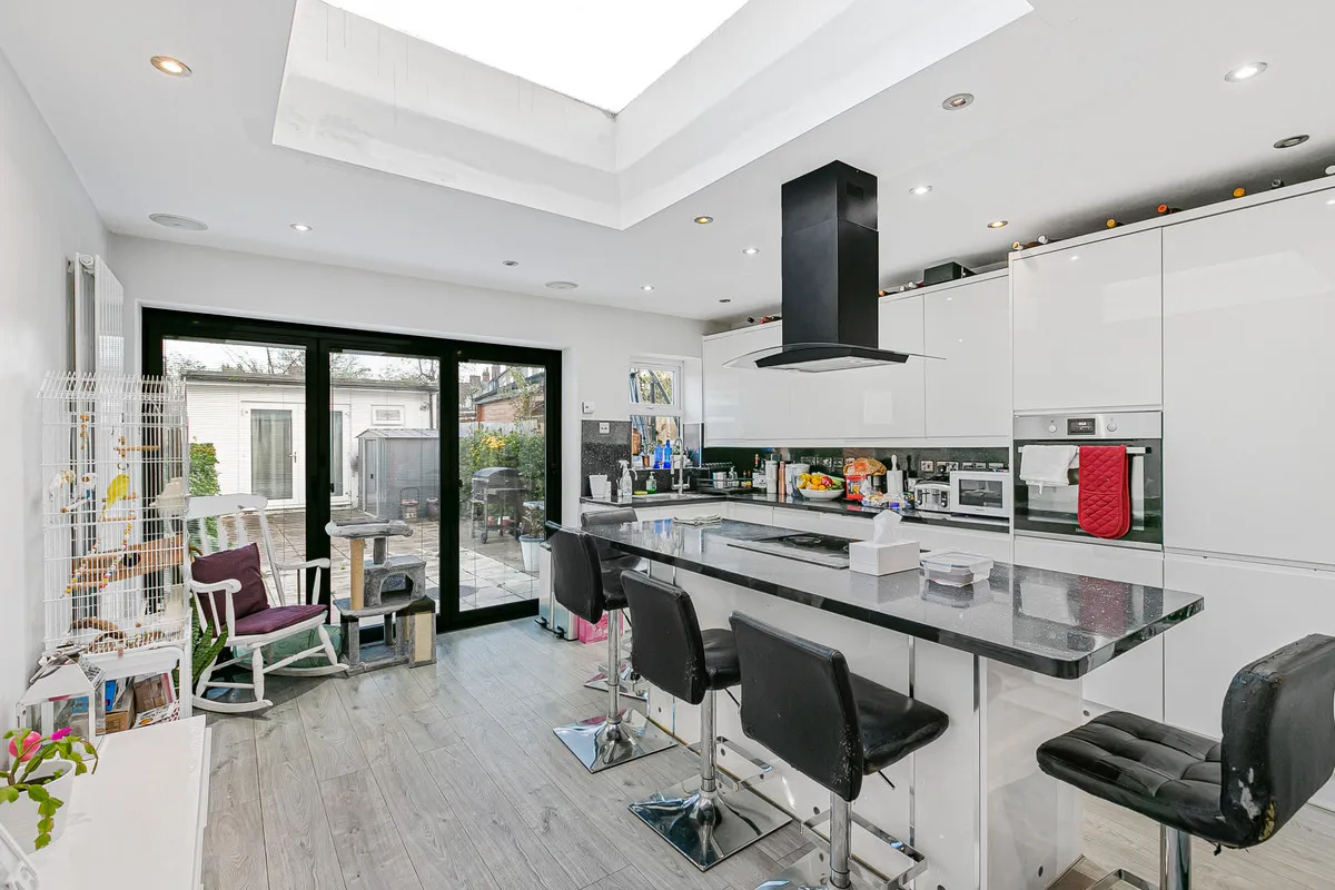 Mitcham, CR4 1AA, photo 3