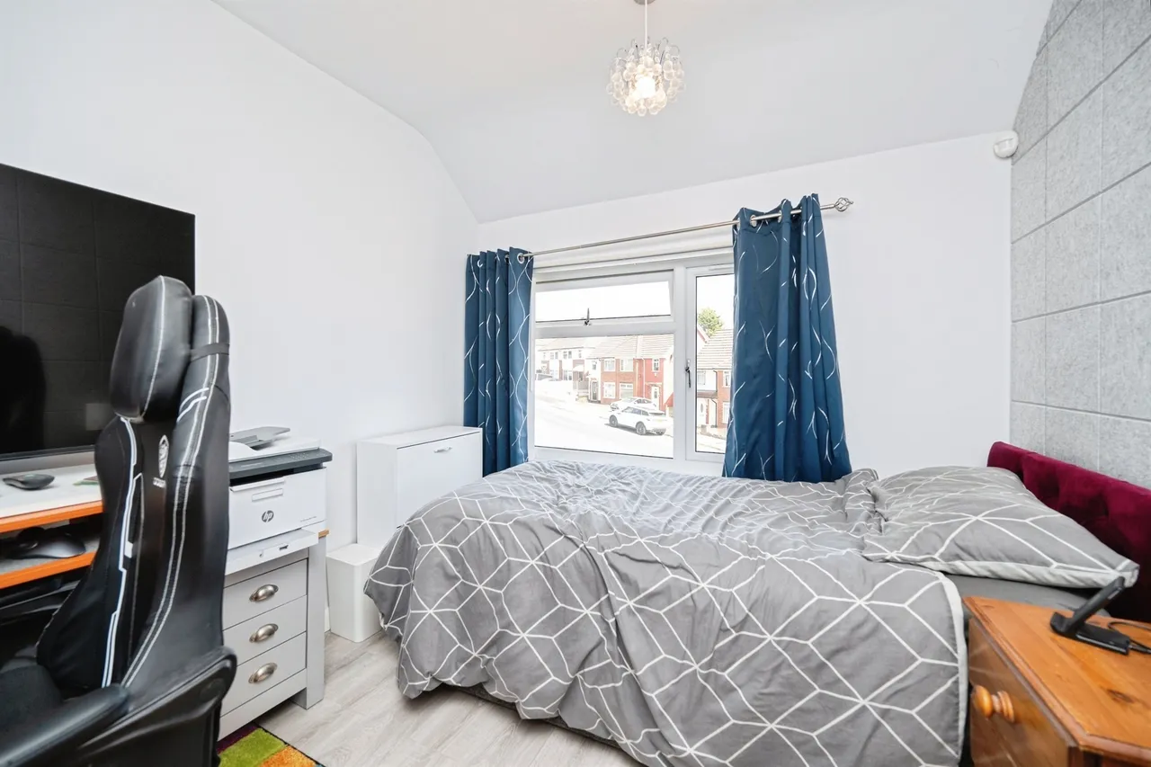 3 bed house for sale — The Horseshoe, Oldbury