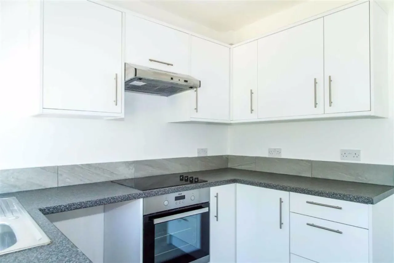Crompton Avenue, Doncaster, DN5, photo 5