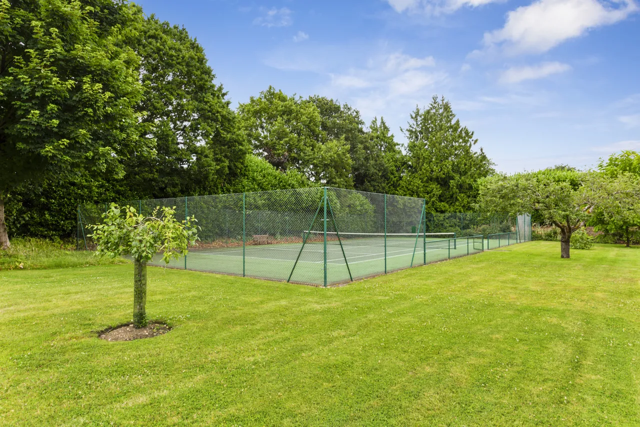 Ludshott Manor, Woolmer Lane, Liphook..., photo 6