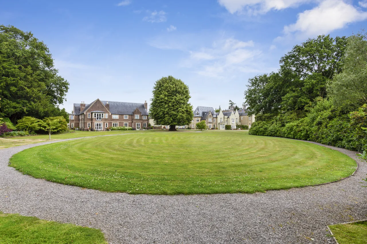 Ludshott Manor, Woolmer Lane, Liphook..., photo 8