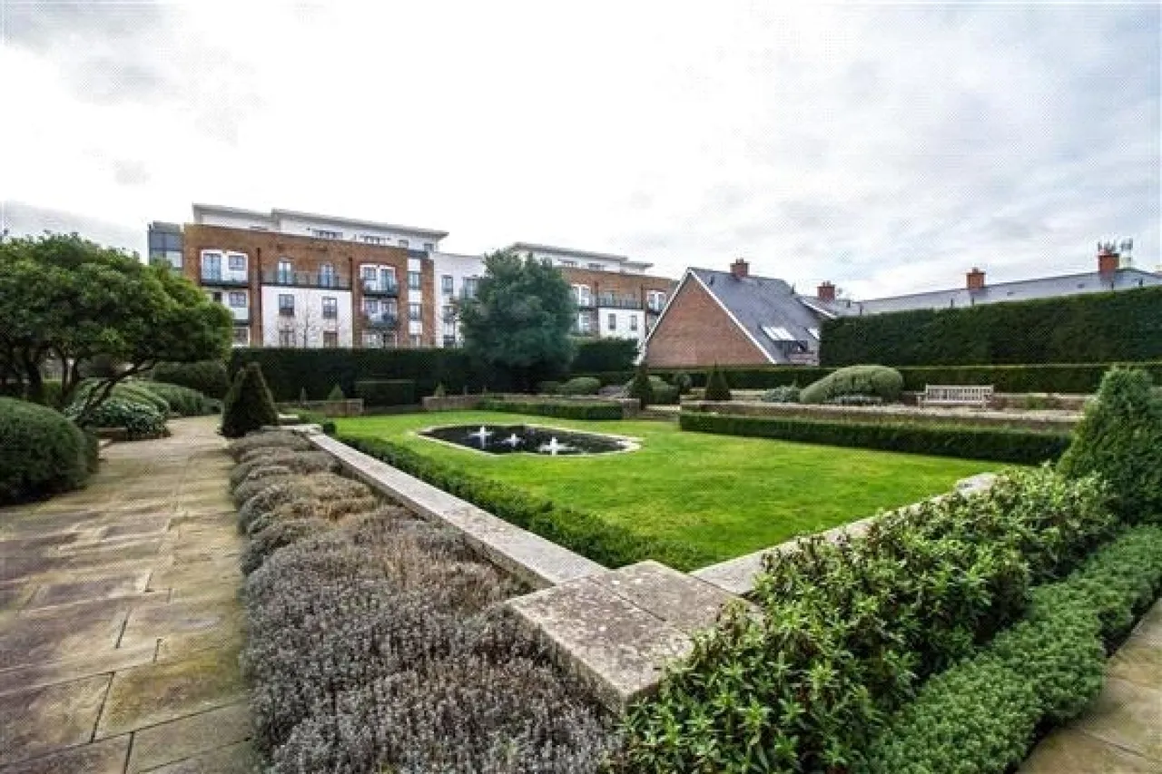 Apsley House, Roehampton, photo 15