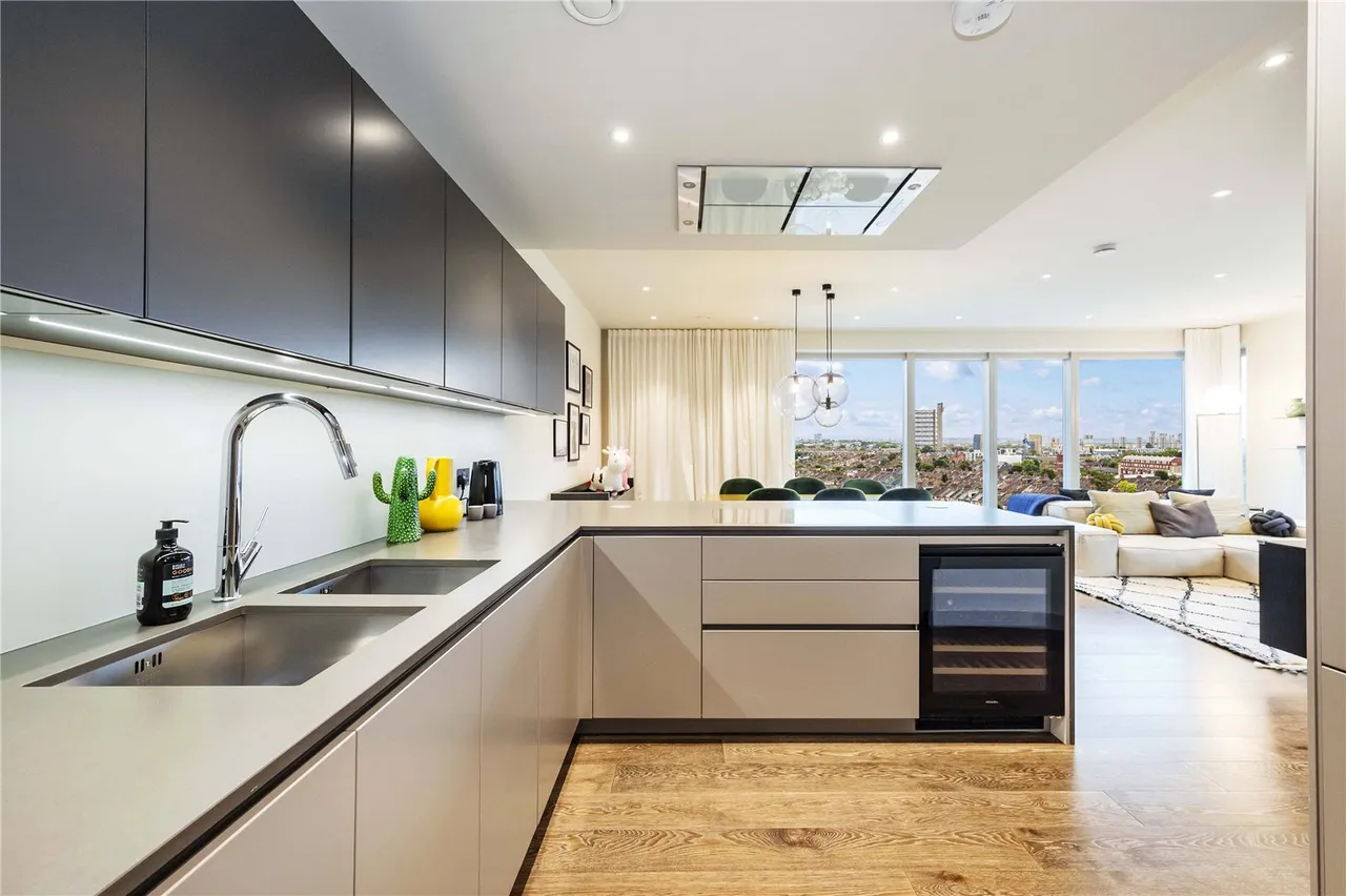 Alderside Apartments, 35 Salusbury Road, Queens Park Place, London, NW6 6BF, photo 2