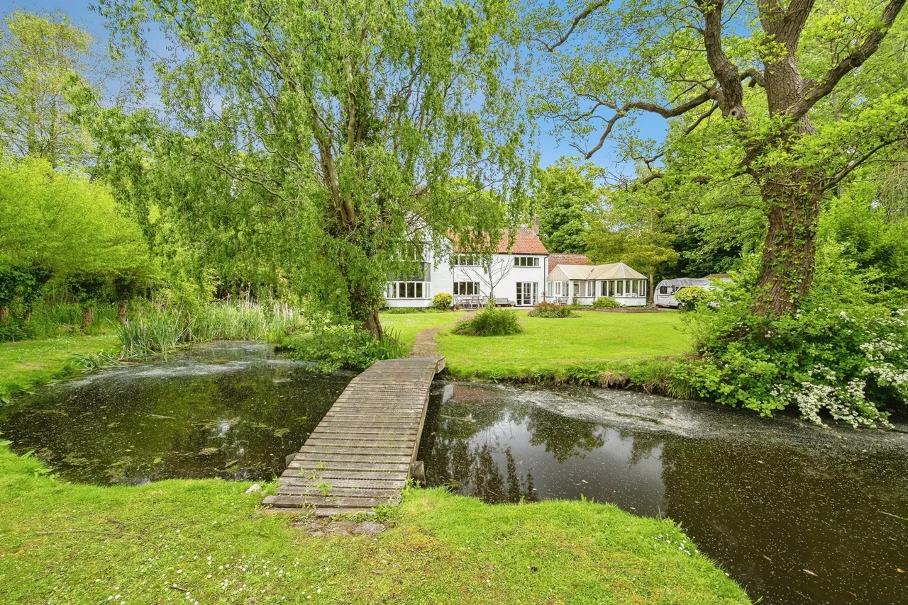 6 bed house for sale — Horsefen Road, Ludham, Great Yarmouth, NR29