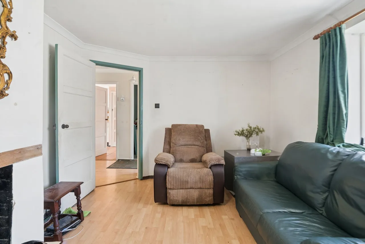 Layters Avenue South, Chalfont St Peter, SL9, photo 2
