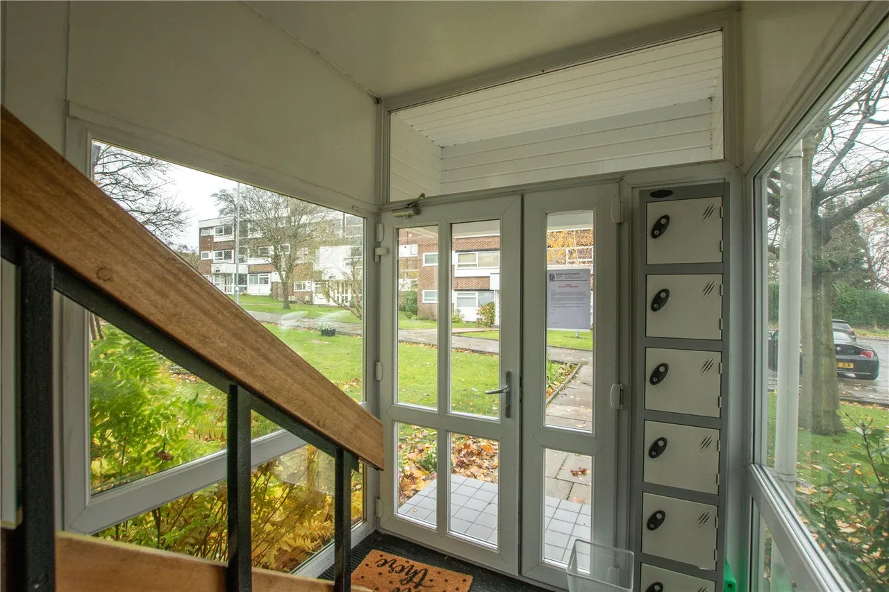 The Moorlands, Leeds, LS17, photo 9