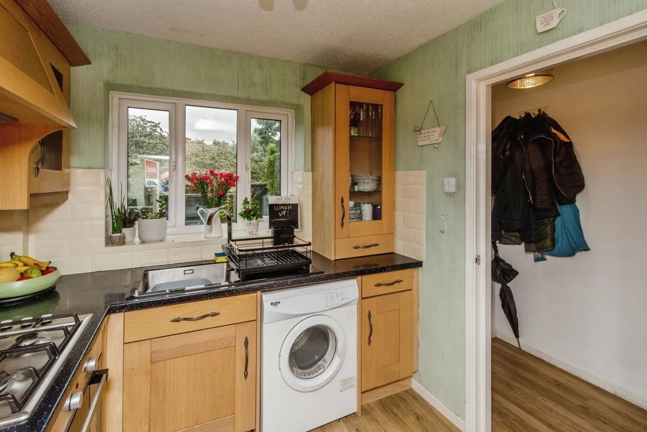 Almond Close, Heath Hayes, Cannock, WS11, photo 7