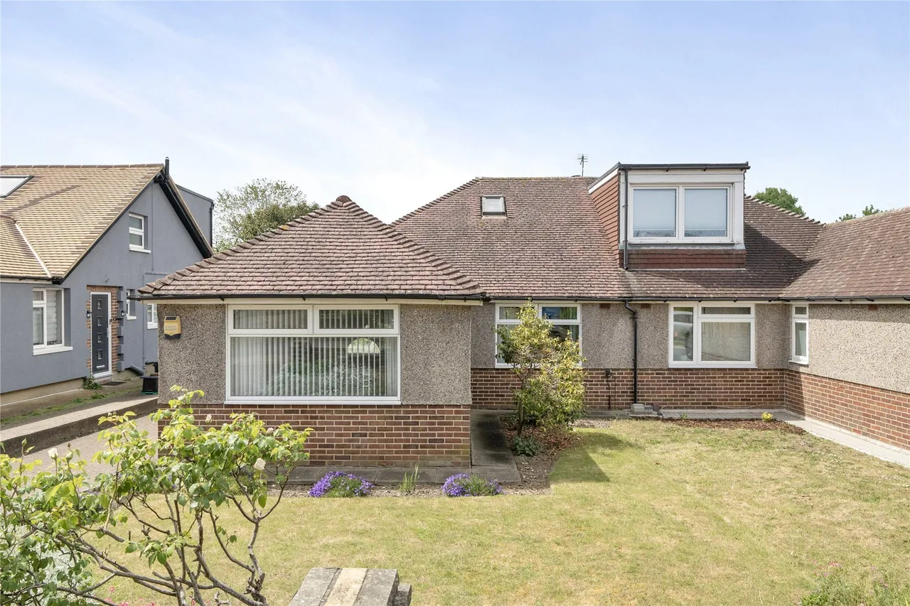 2 bed house for sale — Gillmans Road, Orpington, BR5
