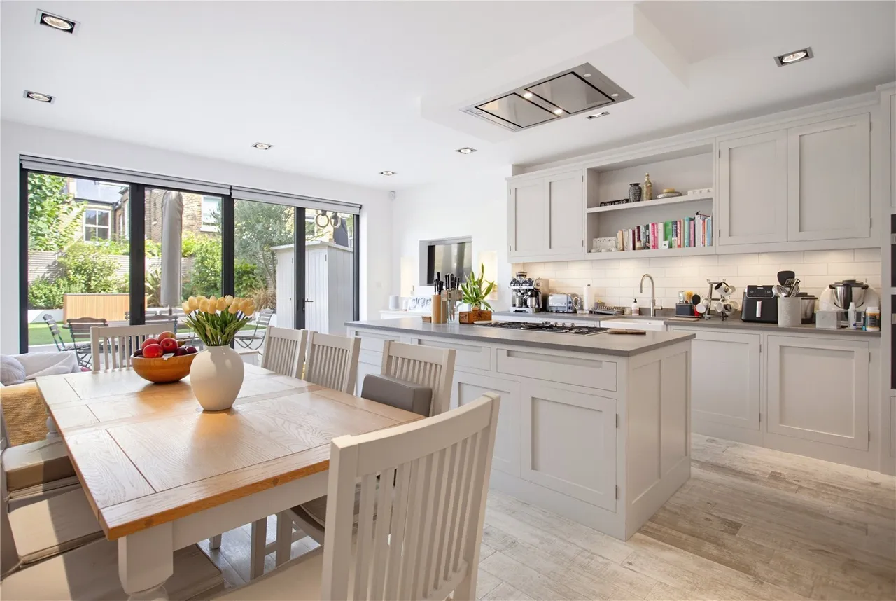 5 bed house for sale, Hosack Road, London, SW17
