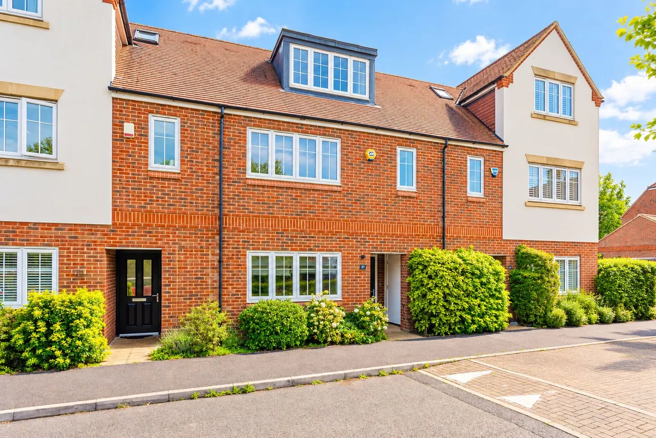 4 bed house for sale, Mortimer Crescent, Kings Park, AL3
