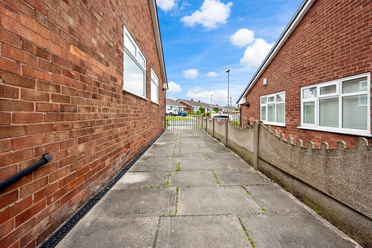 Westfield Avenue, Ashton-In-Makerfield, Wigan, Wigan, WN4 9RH, photo 25