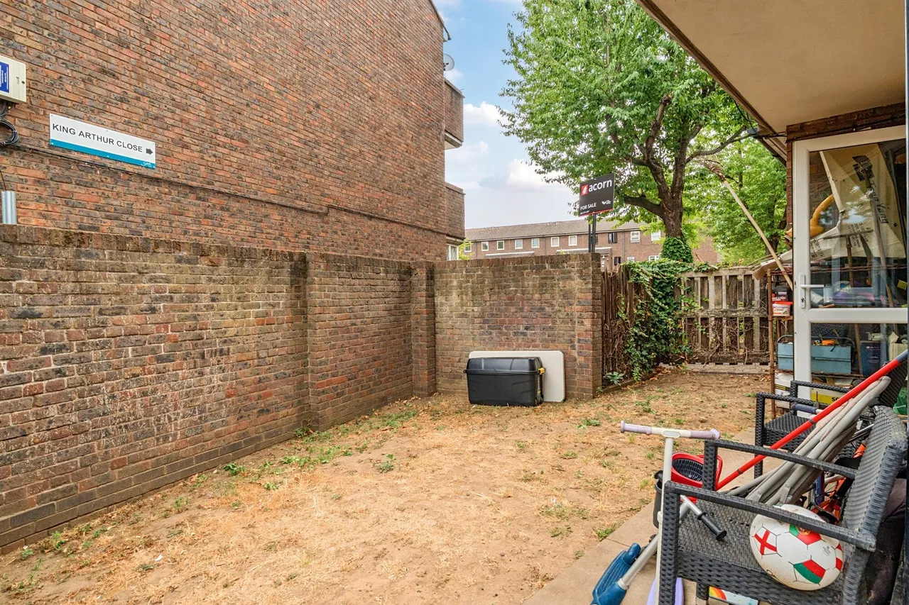 King Arthur Close, SE15, photo 8