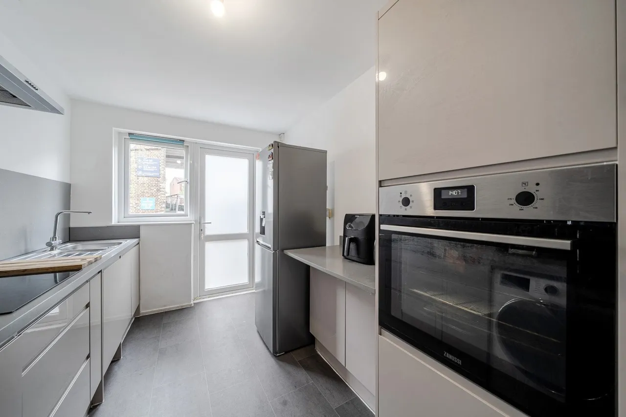 King Arthur Close, SE15, photo 9