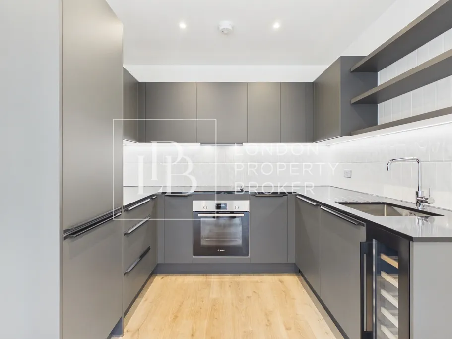 Pettman Crescent, London, SE28, photo 3