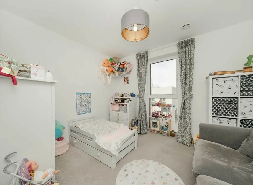 Damsel Walk, West Hendon, NW9, photo 6