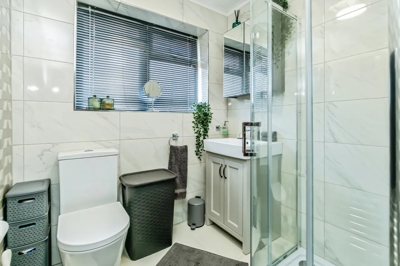 Addison Close, Caterham, Surrey, CR3, photo 10