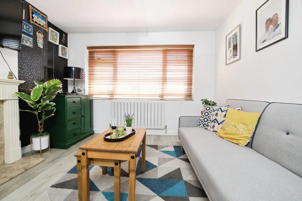 Addison Close, Caterham, Surrey, CR3, photo 6