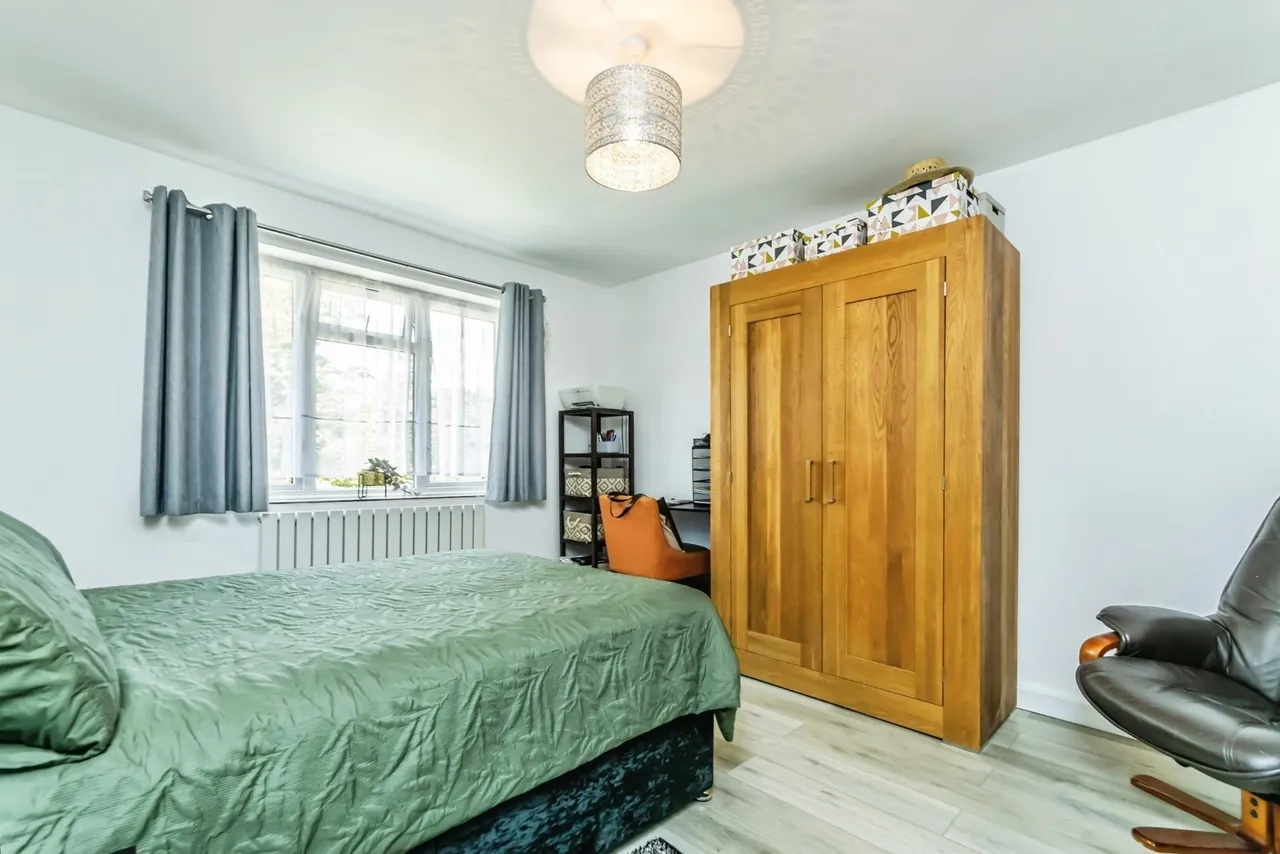 Addison Close, Caterham, Surrey, CR3, photo 13