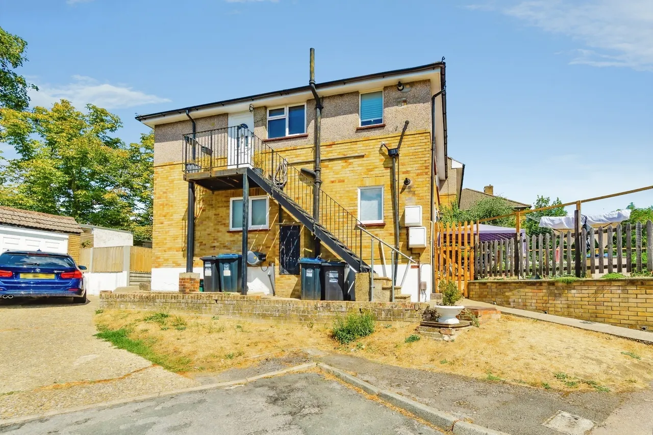 Addison Close, Caterham, Surrey, CR3, photo 17