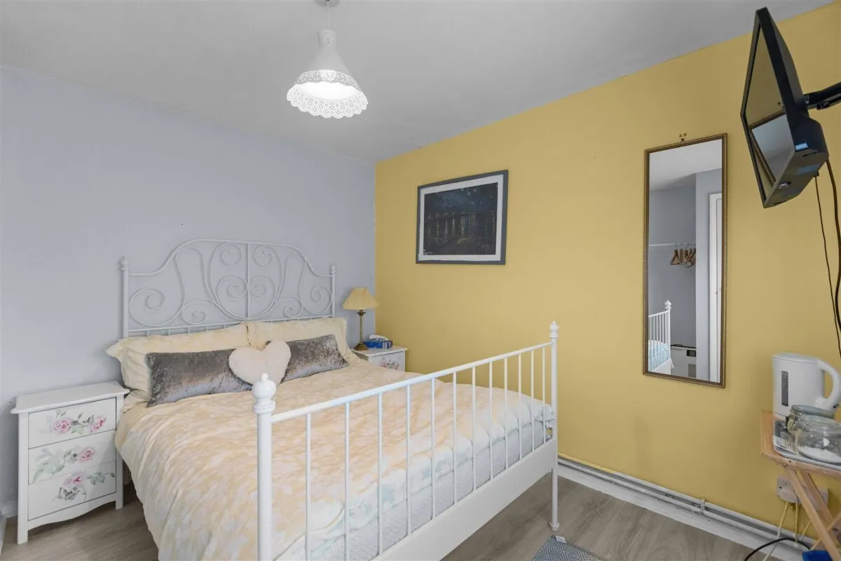 Milton Close, Horton, SL3, photo 10