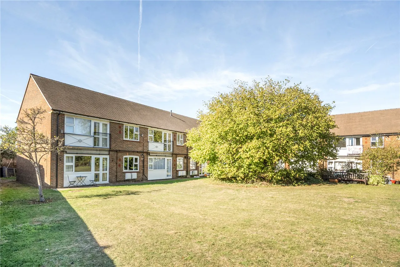 1 bed flat for sale, Yew Tree Close, Beaconsfield, HP9