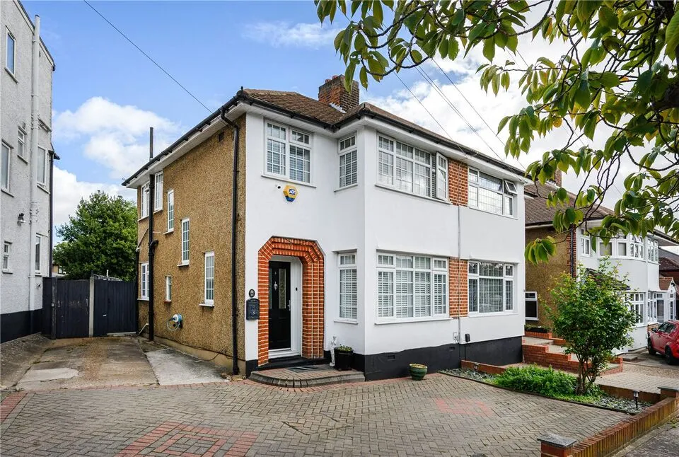 Brunswick Gardens, Fairlop, IG6, photo 18