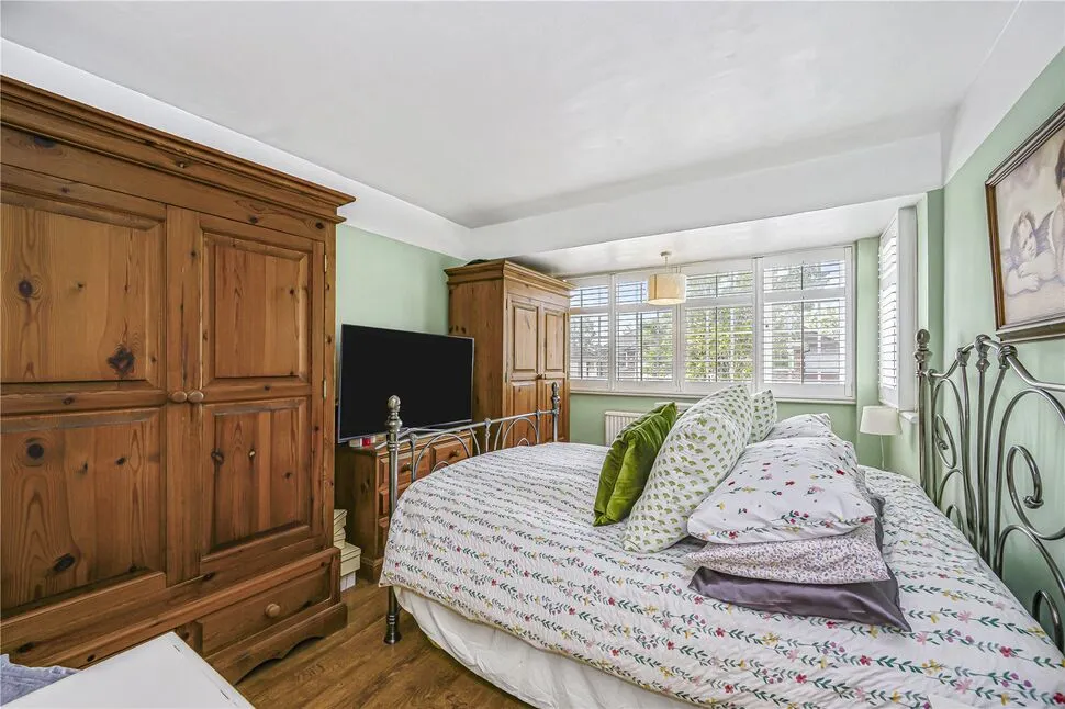 Brunswick Gardens, Fairlop, IG6, photo 5