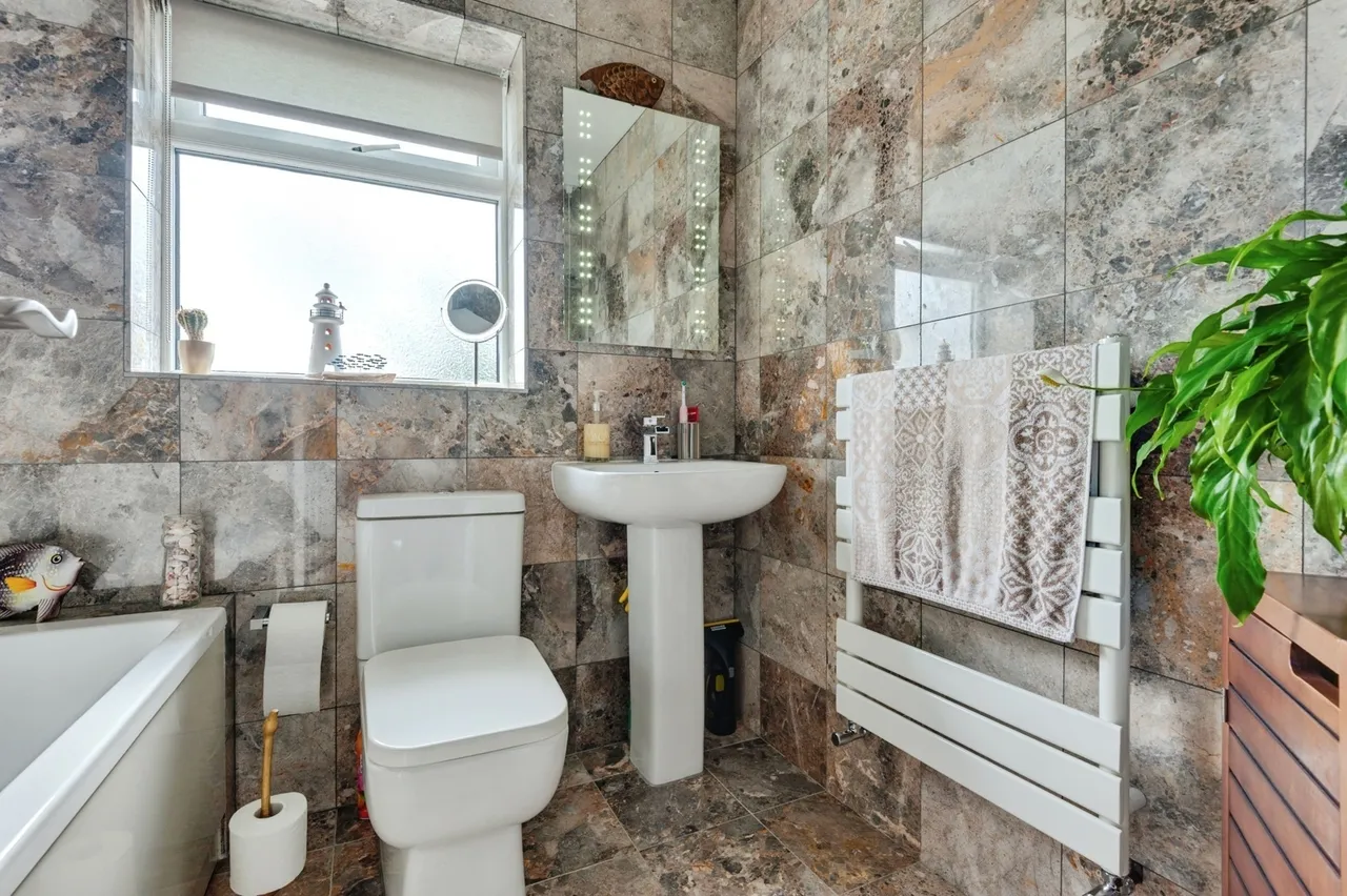 Mellor Close, Runcorn, WA7, photo 3