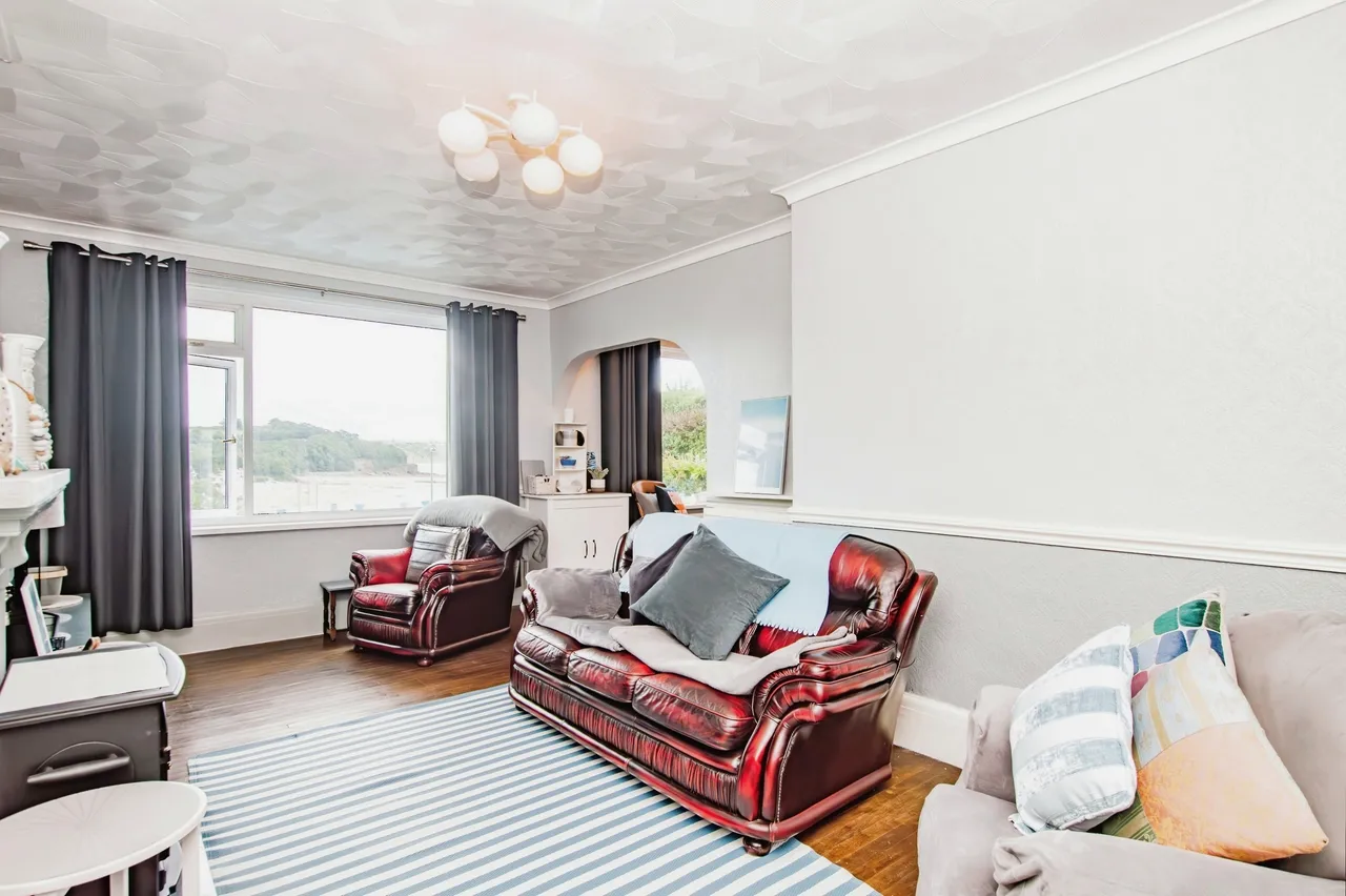 St Brides Hill, Saundersfoot, SA69, photo 11