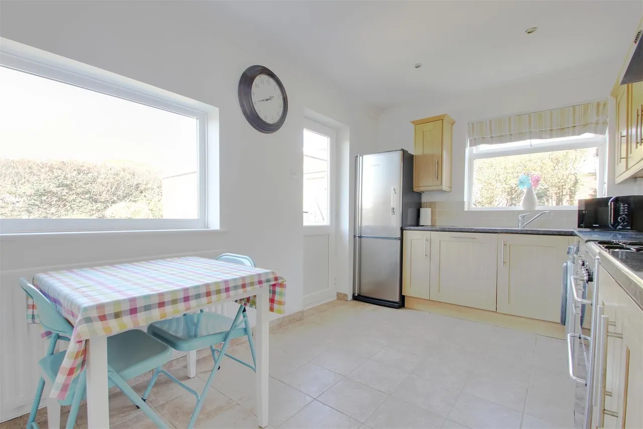Eastergate Close, Goring-By-Sea, Worthing, photo 5