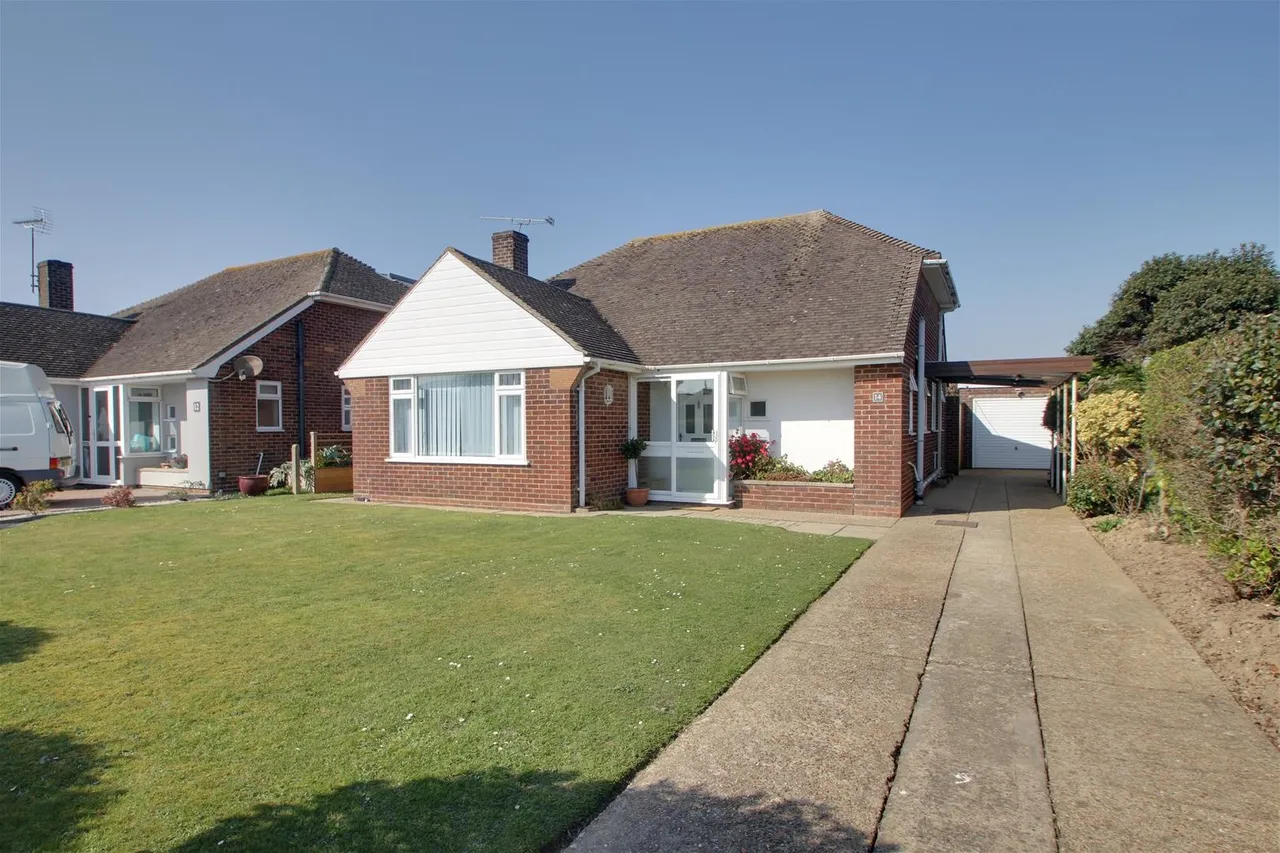 3 bed house for sale — Eastergate Close, Goring-By-Sea, Worthing