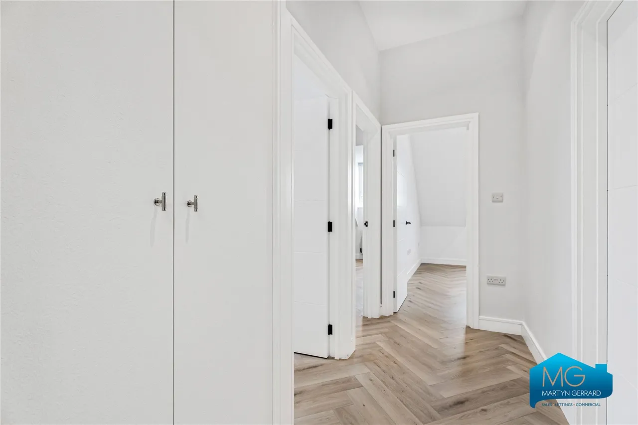 Gruneisen Road, London, N3, photo 15