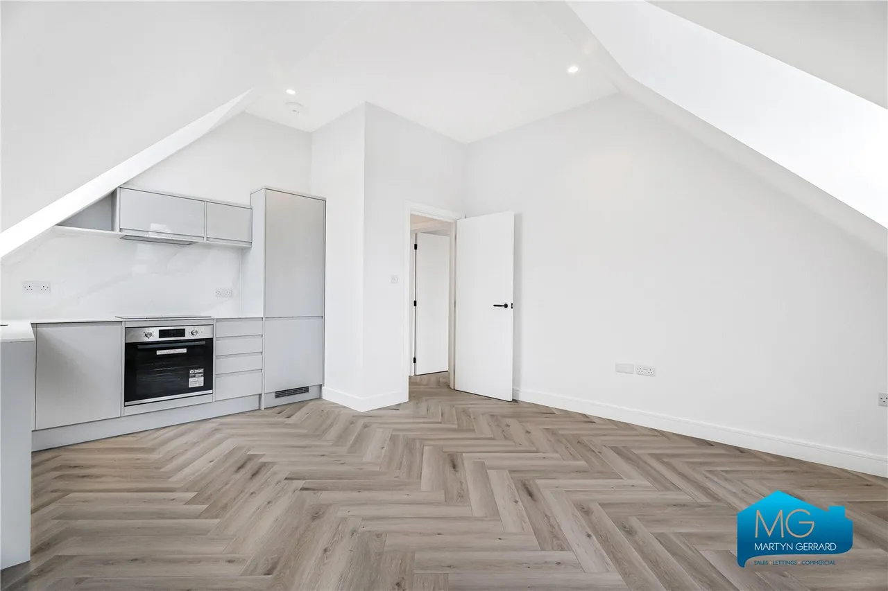 Gruneisen Road, London, N3, photo 10