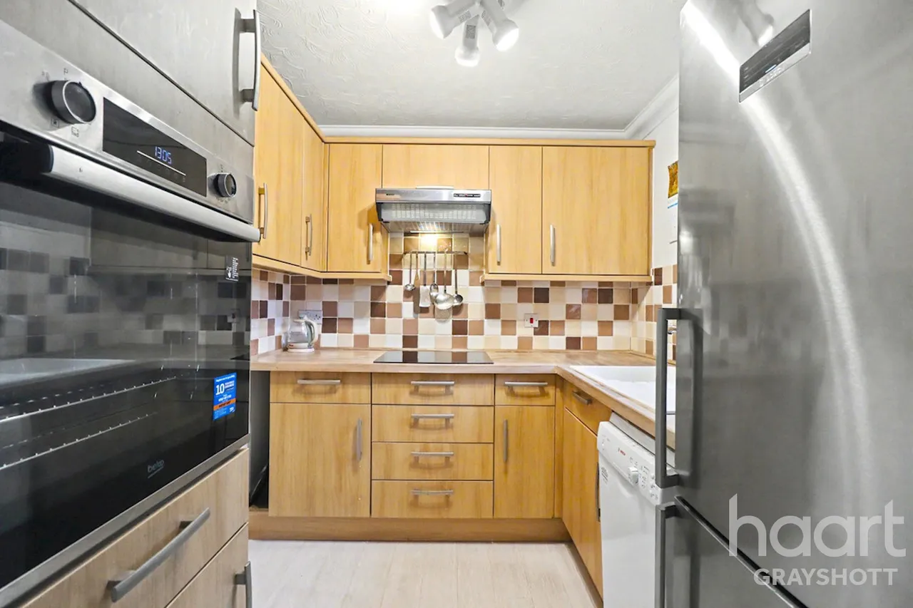 Headley Road, Grayshott, GU26, photo 3