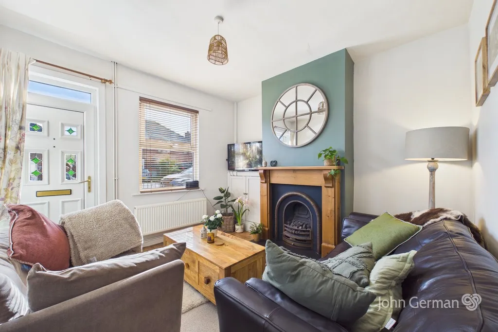 2 bed house for sale, Forest Road, Burton-on-Trent