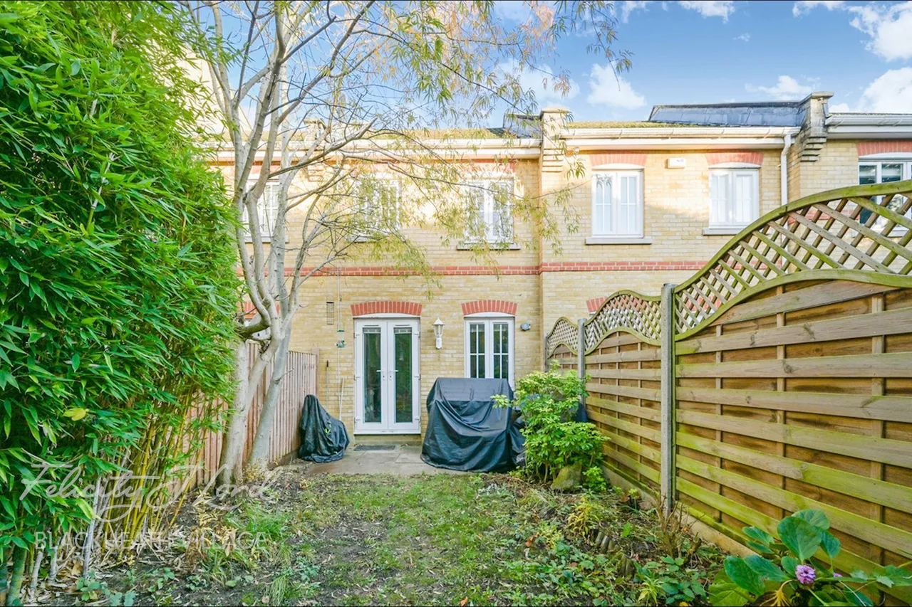 Napier Court, London, SE12, photo 6