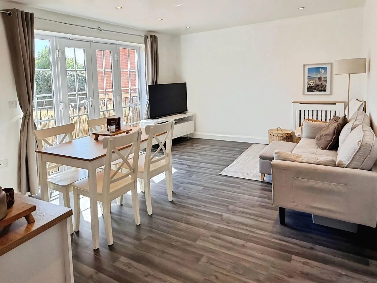 Birkby Close, Hamilton, LE5, photo 2
