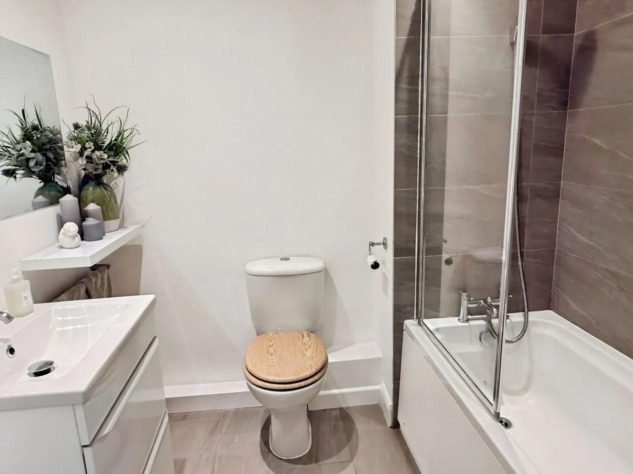 Birkby Close, Hamilton, LE5, photo 12