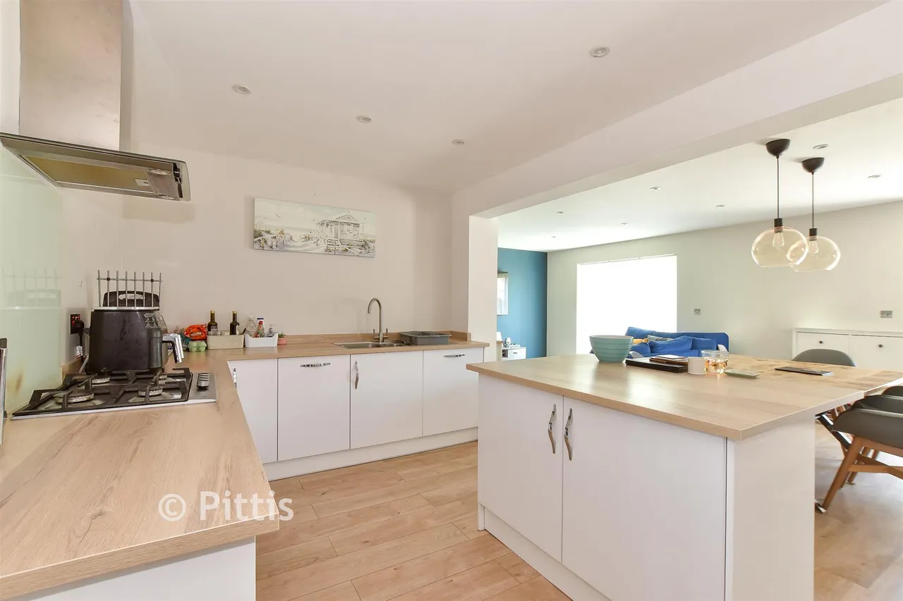 Lincoln Way, Bembridge, PO35, photo 3