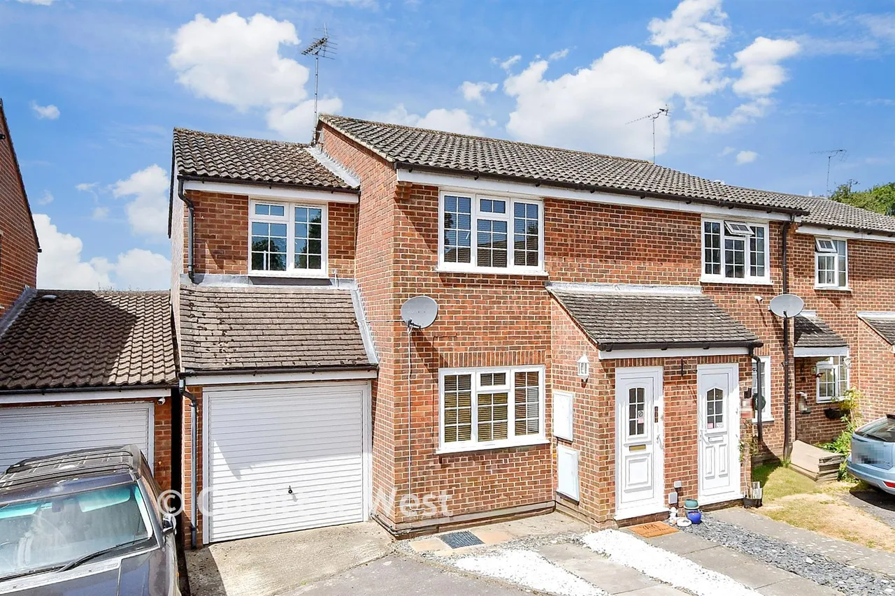 3 bed house for sale, Timber Mill, Southwater, RH13