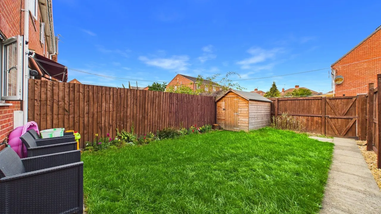 Kirkby Avenue, Doncaster, DN5, photo 11