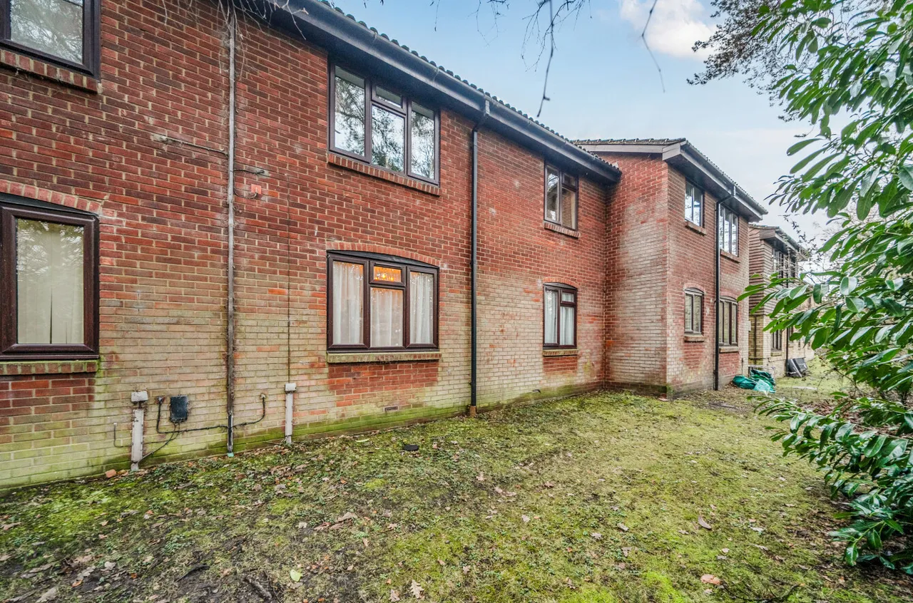 Habershon Drive, Frimley, Camberley, Surrey, GU16 9TW, photo 3