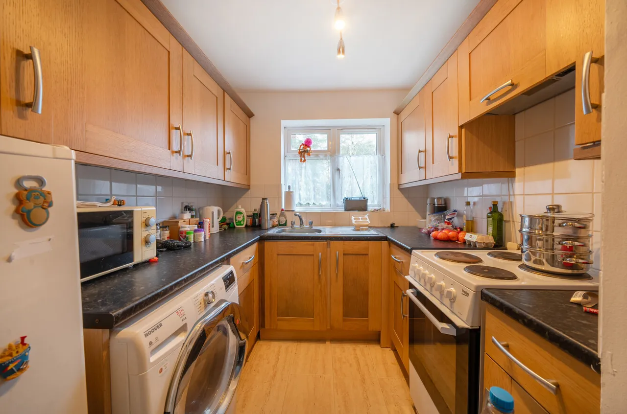 Habershon Drive, Frimley, Camberley, Surrey, GU16 9TW, photo 9