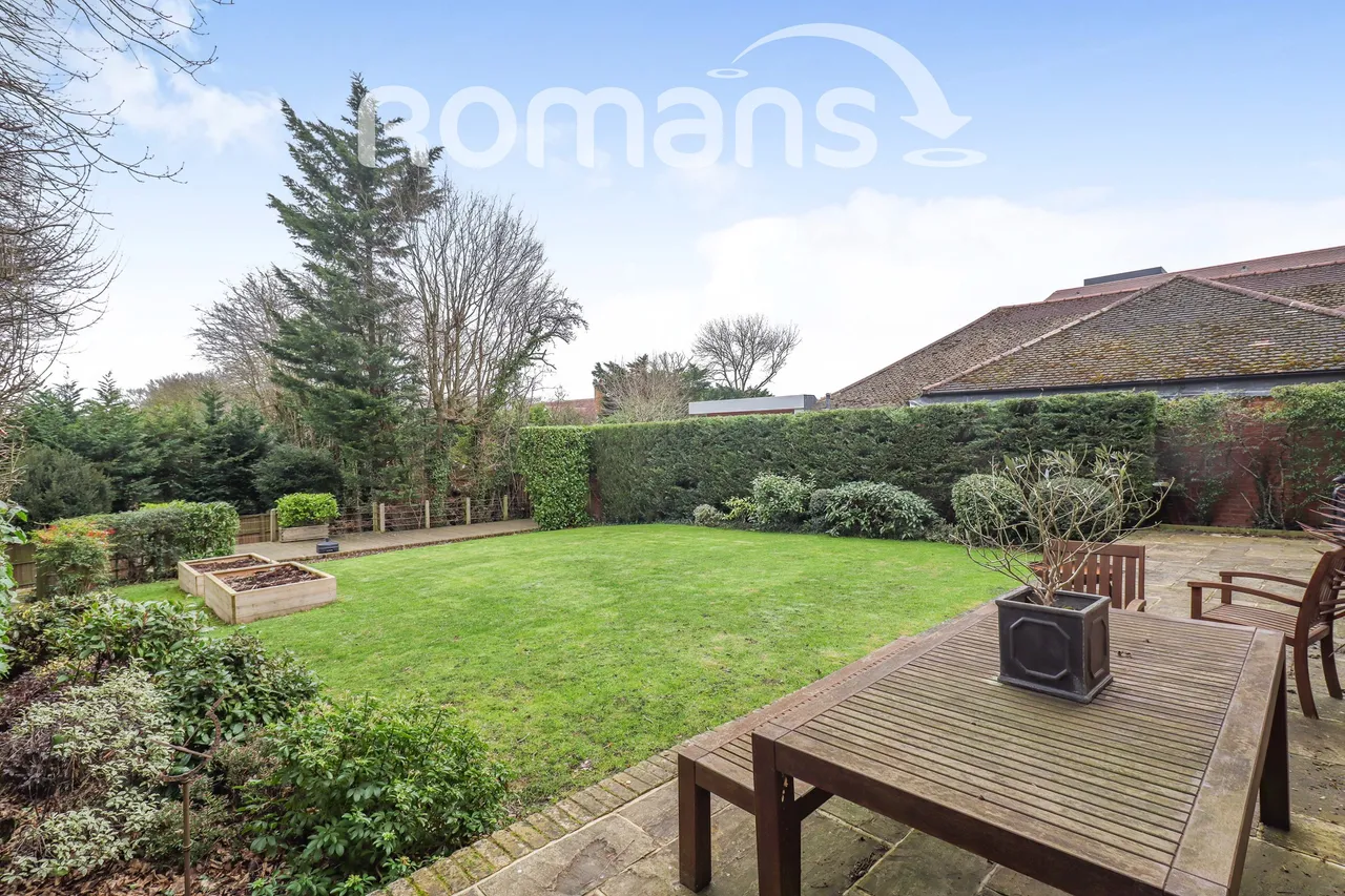 South Park Crescent, Gerrards Cross Fees Apply, SL9, photo 11