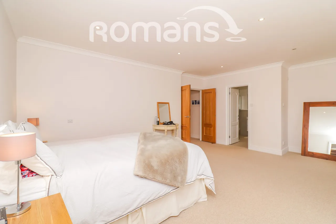 South Park Crescent, Gerrards Cross Fees Apply, SL9, photo 6