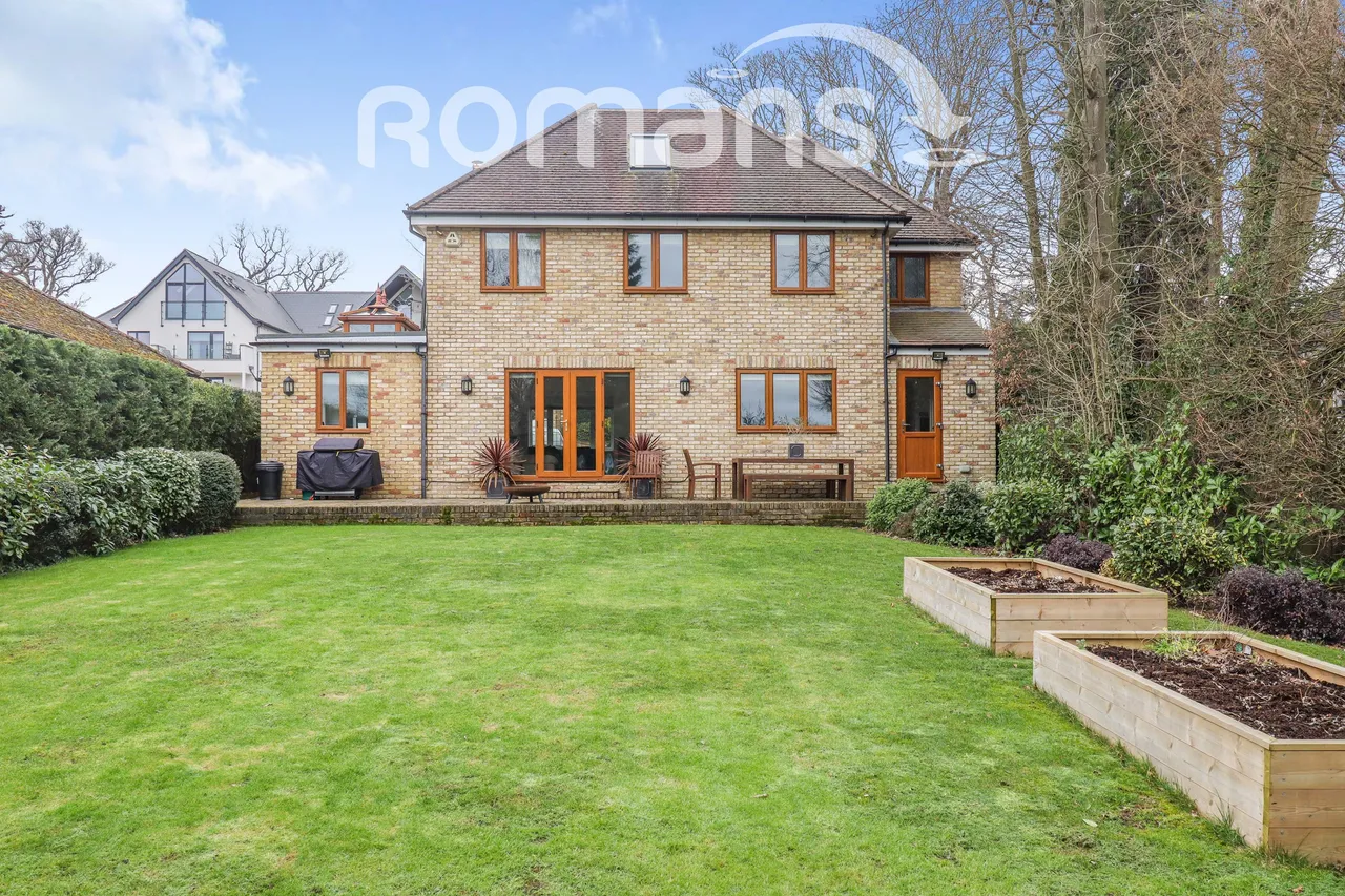 South Park Crescent, Gerrards Cross Fees Apply, SL9, photo 12