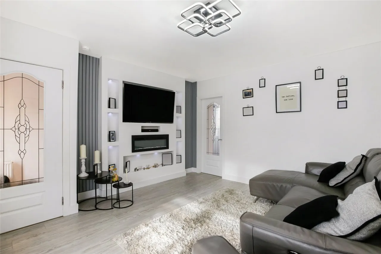 Lanrigg Avenue, Fauldhouse, Bathgate, West Lothian, EH47, photo 4
