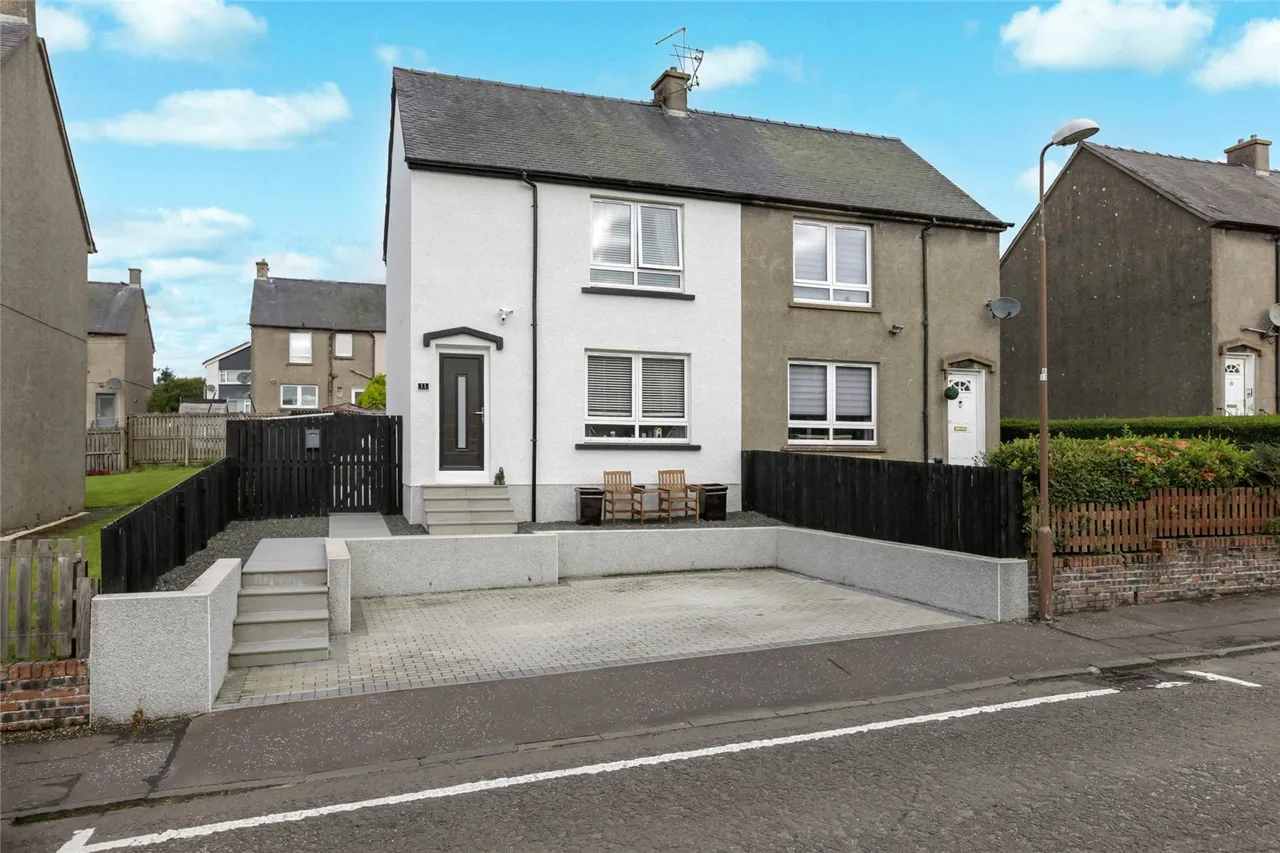 2 bed house for sale — Lanrigg Avenue, Fauldhouse, Bathgate, West Lothian, EH47